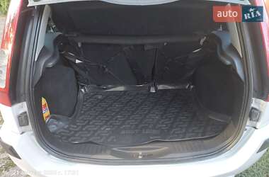 Хэтчбек Ford Fusion 2010 в 