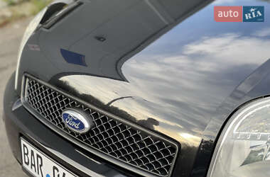 Хэтчбек Ford Fusion 2005 в 