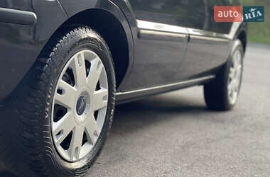 Хэтчбек Ford Fusion 2005 в 