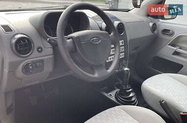 Хэтчбек Ford Fusion 2005 в 