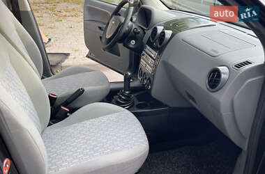 Хэтчбек Ford Fusion 2005 в 