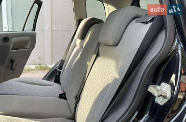 Хэтчбек Ford Fusion 2005 в 