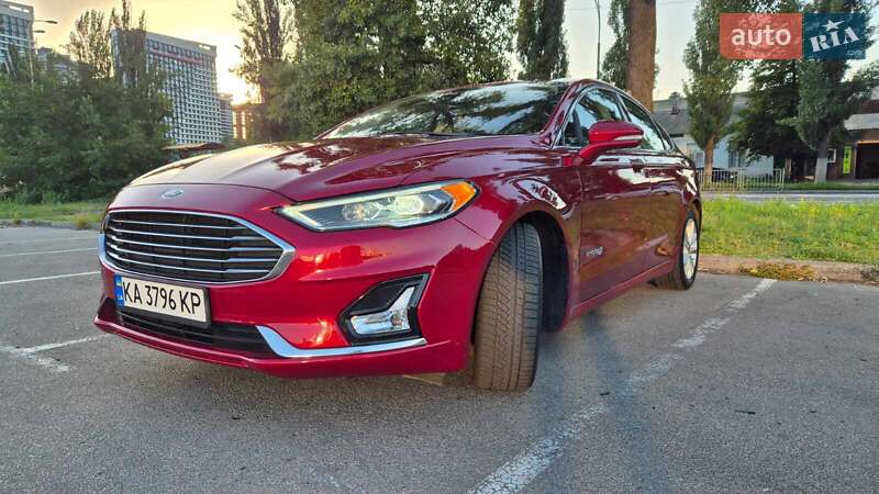 Седан Ford Fusion 2019 в Києві