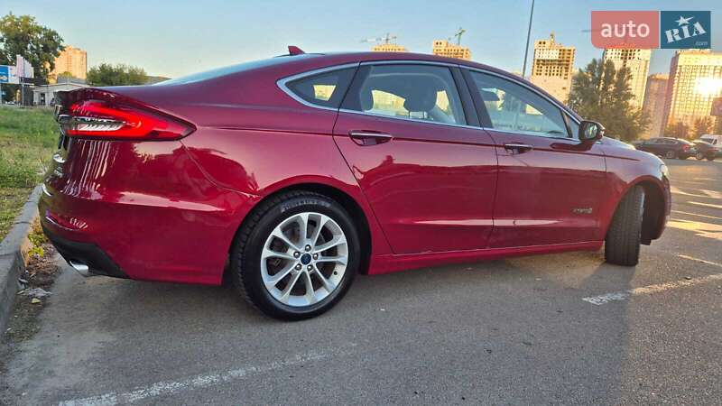 Седан Ford Fusion 2019 в Києві