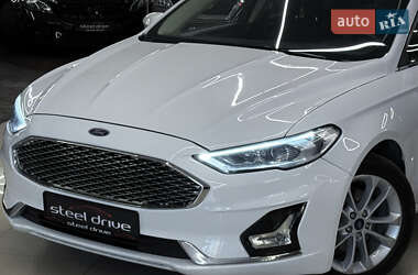 Седан Ford Fusion 2019 в 