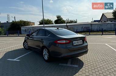 Седан Ford Fusion 2016 в 