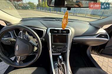 Седан Ford Fusion 2016 в 