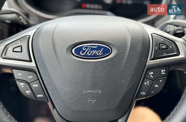 Седан Ford Fusion 2017 в 