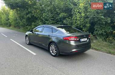 Седан Ford Fusion 2016 в 