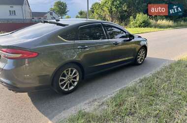 Седан Ford Fusion 2016 в 