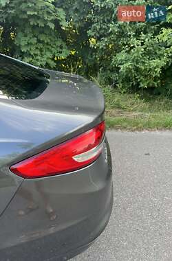 Седан Ford Fusion 2016 в 