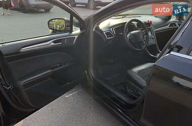 Седан Ford Fusion 2017 в 