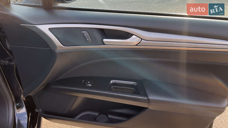 Седан Ford Fusion 2017 в Киеве фото 33 Седан Ford Fusion 2017 в Киеве