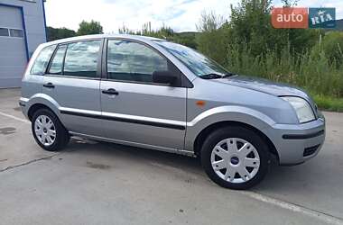 Хэтчбек Ford Fusion 2005 в 