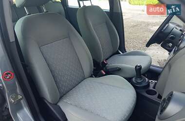 Хэтчбек Ford Fusion 2005 в 