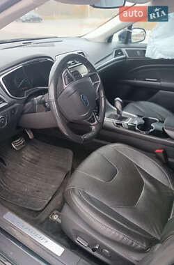 Седан Ford Fusion 2013 в 