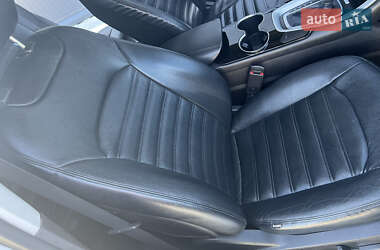 Седан Ford Fusion 2015 в 