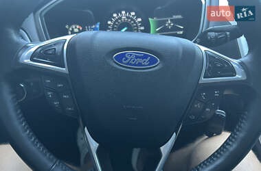 Седан Ford Fusion 2015 в 