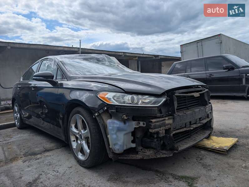 Седан Ford Fusion 2016 в 