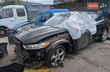 Седан Ford Fusion 2016 в 