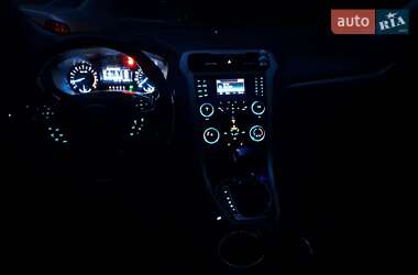 Седан Ford Fusion 2015 в 
