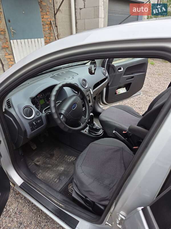 Хетчбек Ford Fusion 2009 в Києві фото 3 Хетчбек Ford Fusion 2009 в Києві