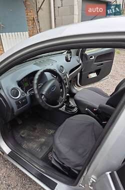 Хэтчбек Ford Fusion 2009 в 