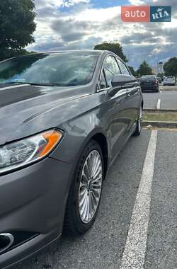 Седан Ford Fusion 2012 в 