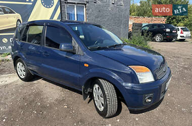 Хэтчбек Ford Fusion 2010 в 