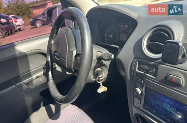 Хэтчбек Ford Fusion 2010 в 