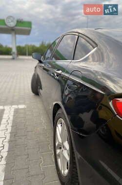 Седан Ford Fusion 2014 в 