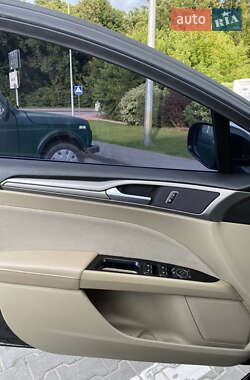 Седан Ford Fusion 2014 в 
