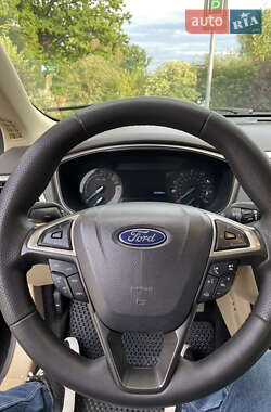 Седан Ford Fusion 2014 в 