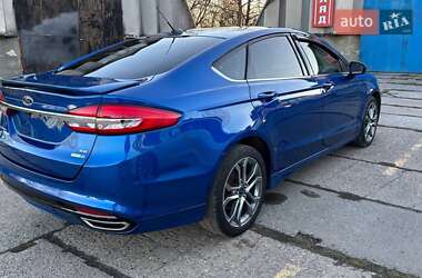 Седан Ford Fusion 2017 в 