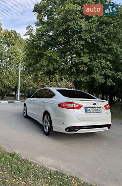 Седан Ford Fusion 2014 в 