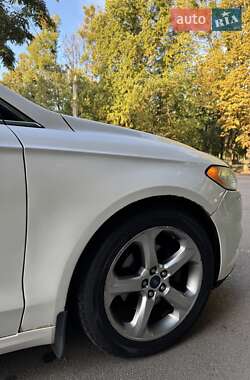Седан Ford Fusion 2014 в 