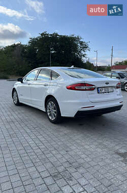 Седан Ford Fusion 2019 в 