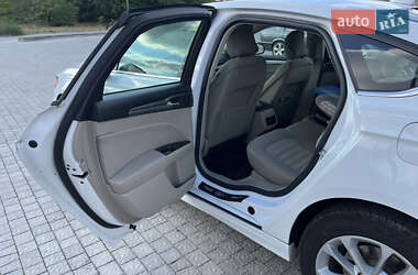 Седан Ford Fusion 2019 в 
