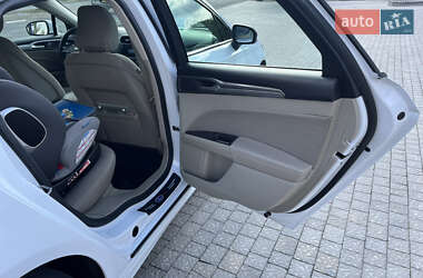 Седан Ford Fusion 2019 в 