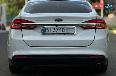 Седан Ford Fusion 2016 в 