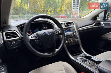 Седан Ford Fusion 2016 в 