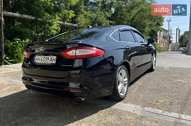 Седан Ford Fusion 2015 в 