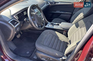 Седан Ford Fusion 2018 в 