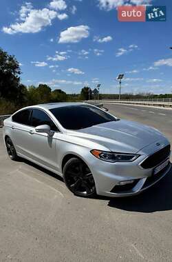 Седан Ford Fusion 2016 в Широком