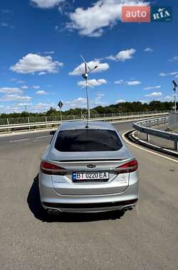Седан Ford Fusion 2016 в Широком