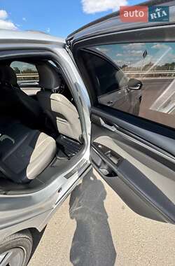 Седан Ford Fusion 2016 в Широком