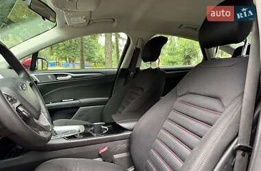 Седан Ford Fusion 2014 в 