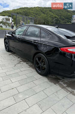 Седан Ford Fusion 2016 в 