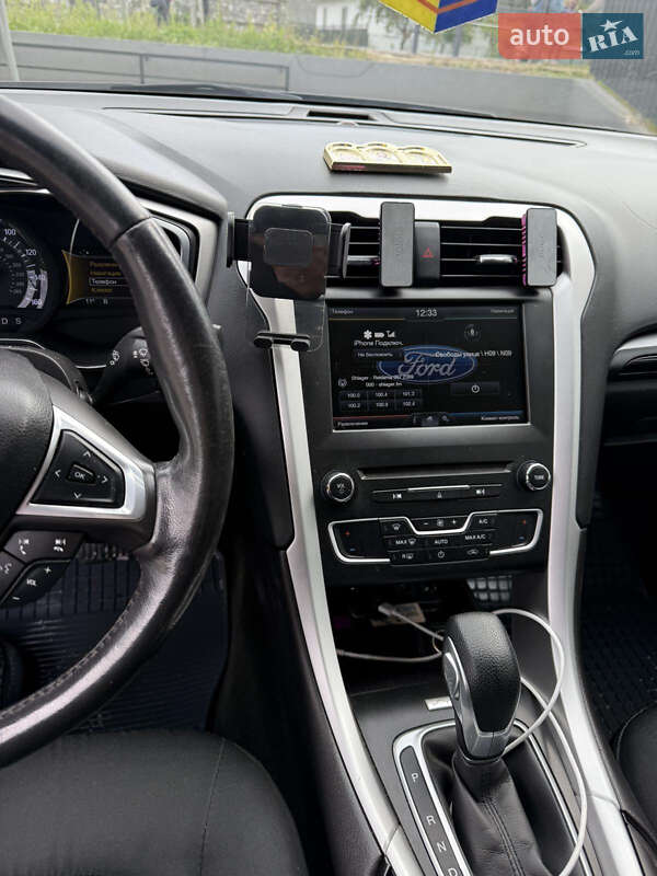 Седан Ford Fusion 2016 в Яремче