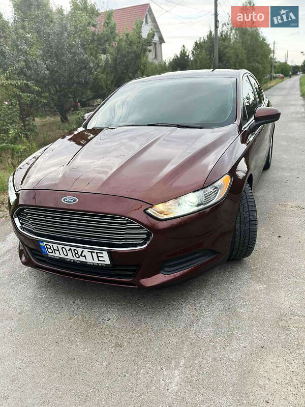 Седан Ford Fusion 2014 в 